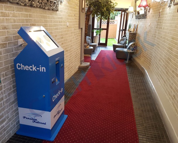 kiosek v recepci